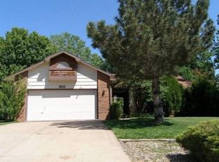 912 Ridgecrest Rd, Derby, KS 67037
