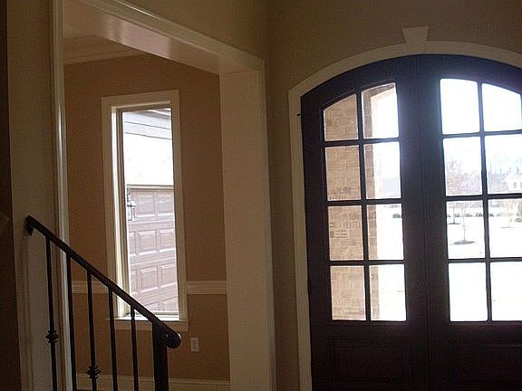 Beautiful 2 story Entry