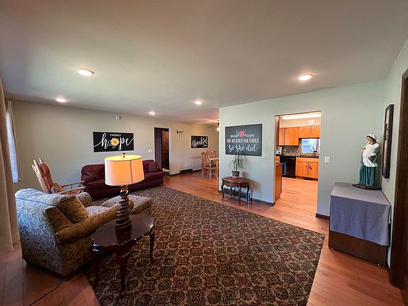 4th image of 2750 Balboa Dr