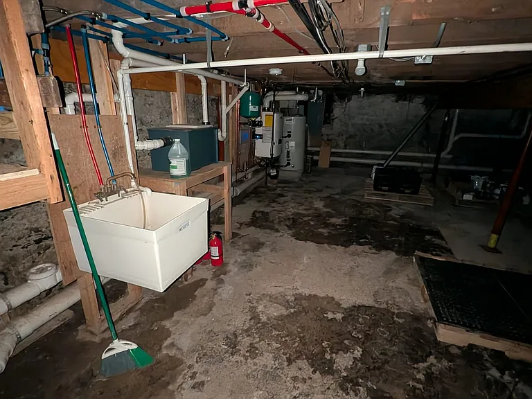 575 Niagara St #1 — Photo 11