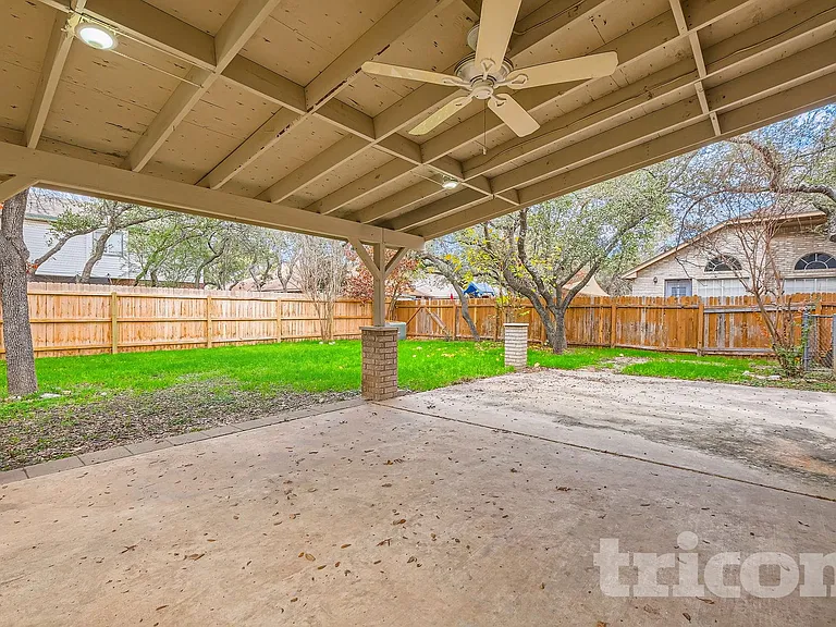 1215 Farnsworth Dr — Photo 22