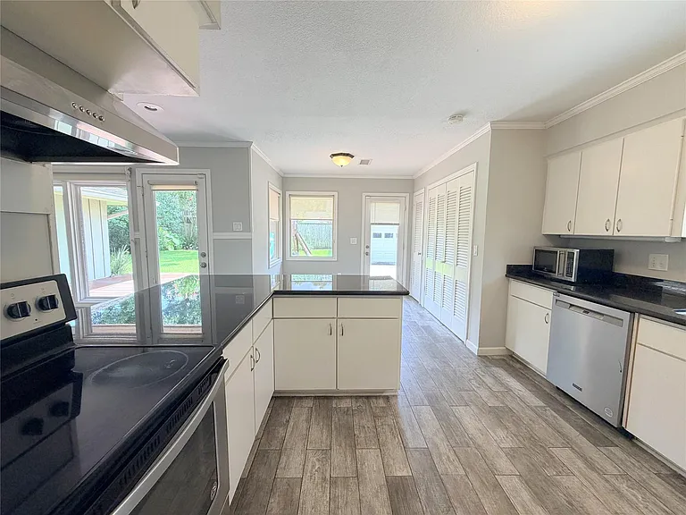 5019 Yarwell Dr — Photo 14
