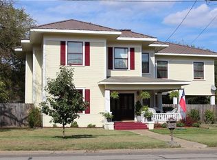 613 E Marvin Ave, Waxahachie, TX 75165