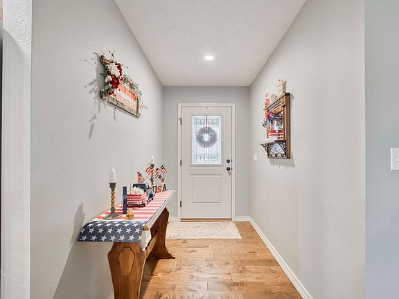 3rd image of 5608 E Gatehouse Drive