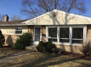340 N 4th Ave, Des Plaines, IL 60016