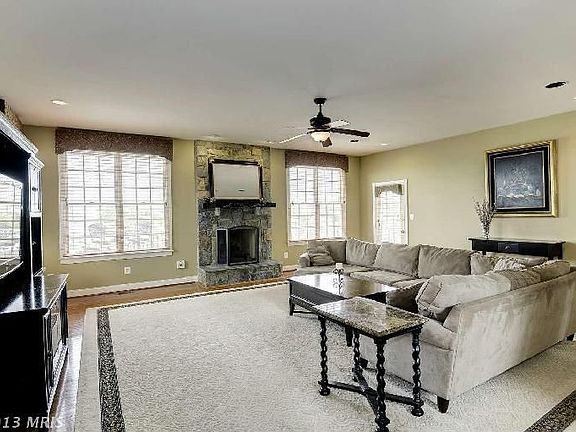 5th image of 19763 Willowdale Pl