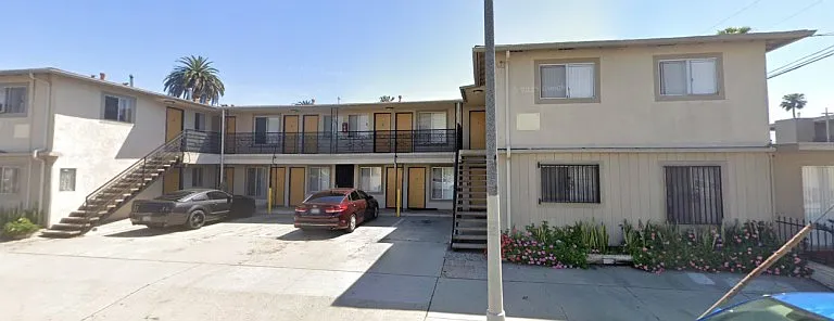 123 W 12th St (Beacon Harbor View, LLC) — Photo 1