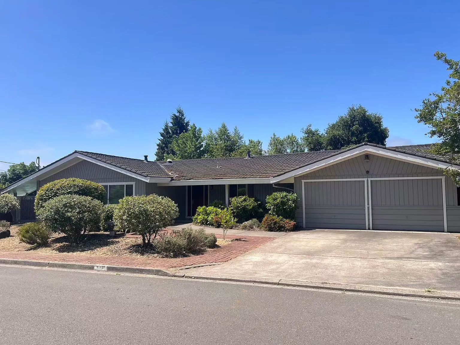 112 Ardith Dr photo 1