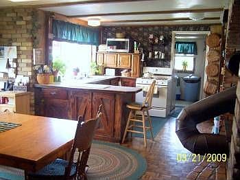 2nd image of 653 W Glovers Ln