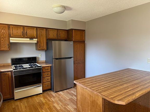 3rd image of 5194 180th St W
