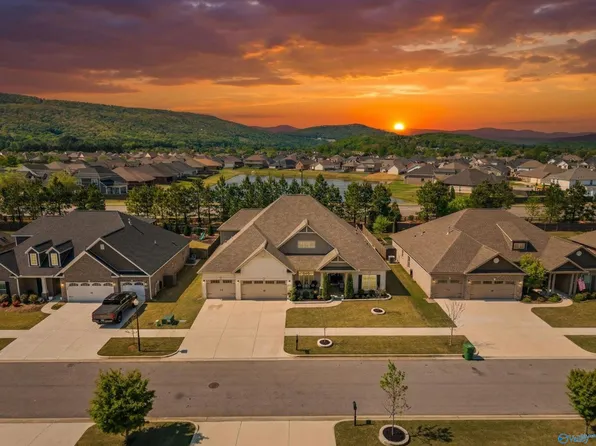 7614 Flint Crossing Cir, Owens Cross Roads, AL 35763