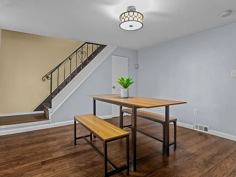 607 Foreland St — Photo 13