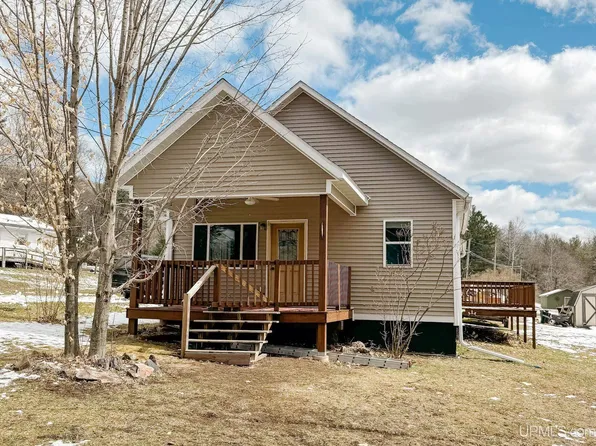 N1754 Market St, Vulcan, MI 49892