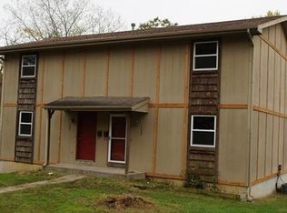 1227 Pawnee St, Leavenworth, KS 66048