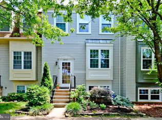 8809 Winding Hollow Way, Springfield, VA 22152