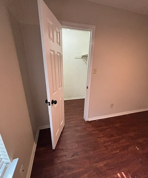2nd bedroom - walk in closet