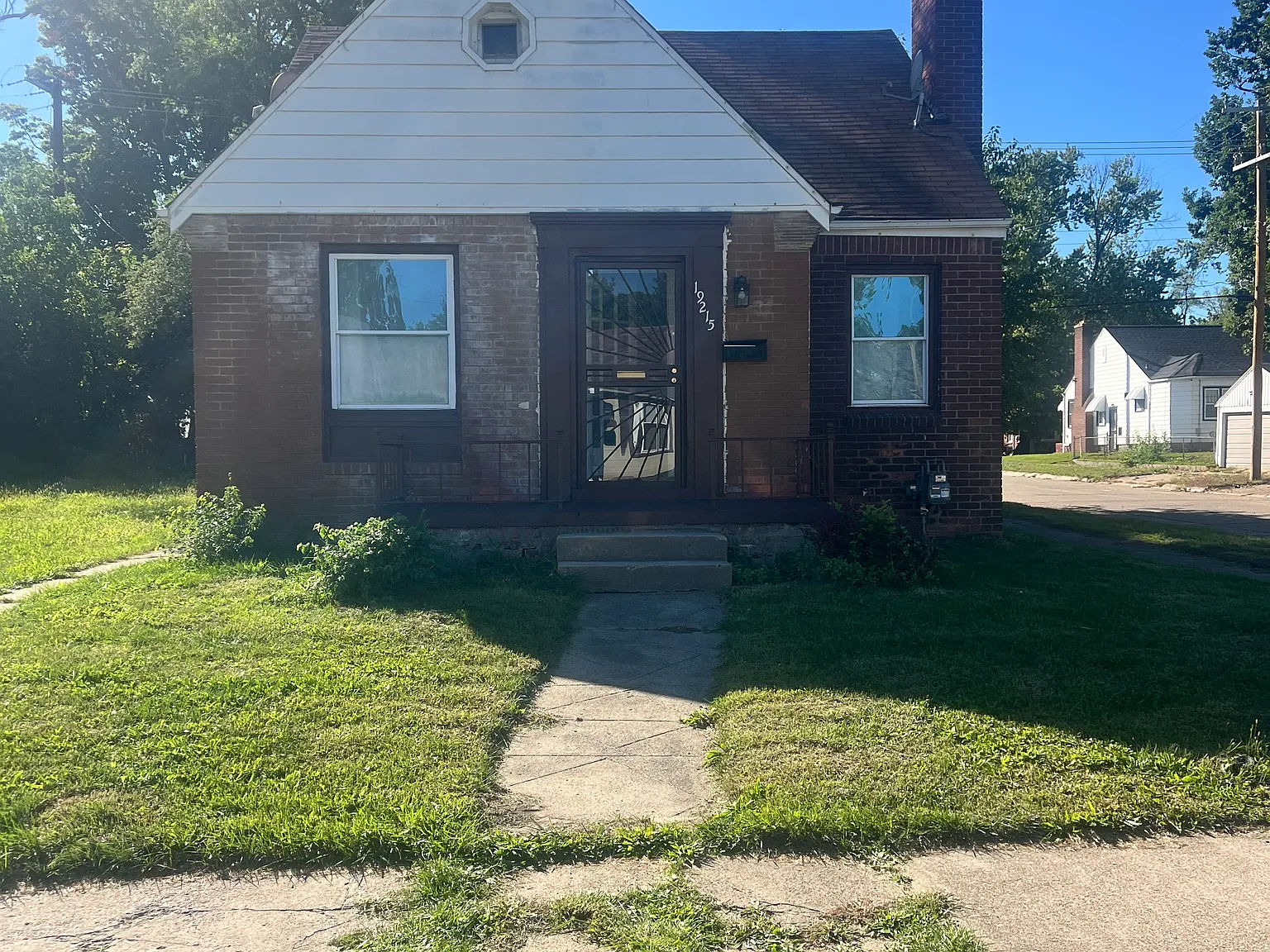 3 bed, 1.5 bath, 1200 sqft, $1,350 — Photo 1