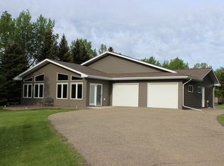 8210 86th St SW, Burlington, ND 58701