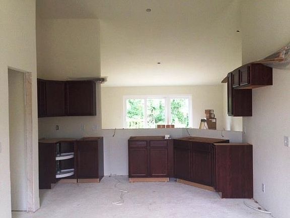 2nd image of 51 Chapel Hl