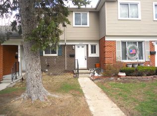 8203 Farnum Ave, Warren, MI 48093