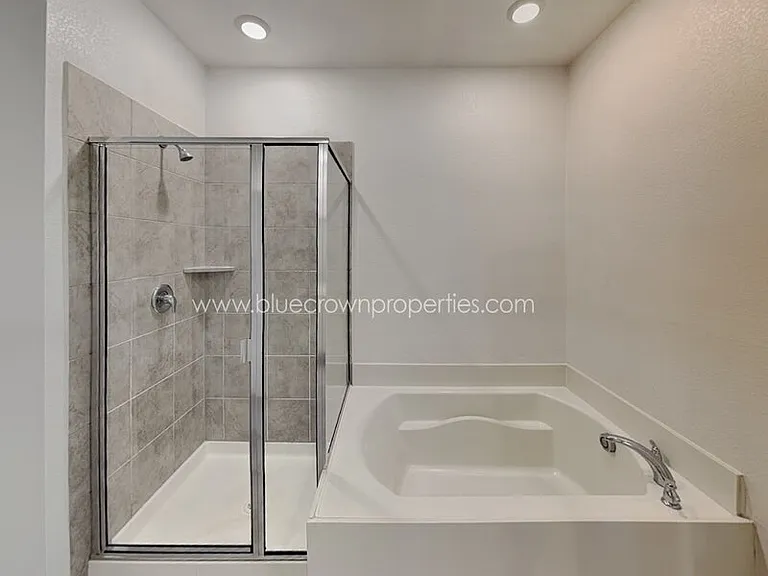 2431 Klamath Dr — Photo 10