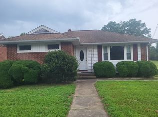 215 James Ave, Colonial Heights, VA 23834