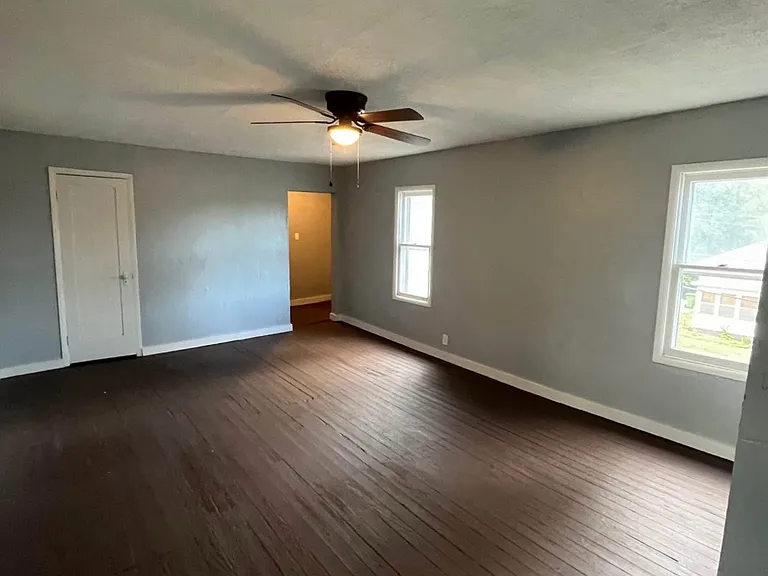 1717 Main St #1 — Photo 2