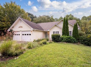 71 Mountain Ridge Ln, Fletcher, NC 28732