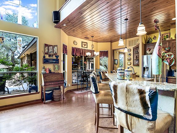 5th image of 124 San Saba Ct