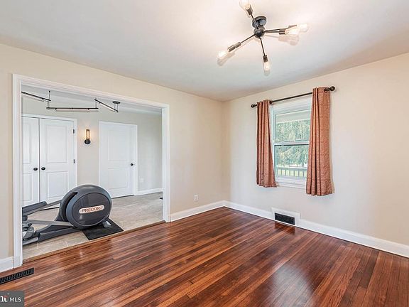 5th image of 2705 Spring Hill Rd