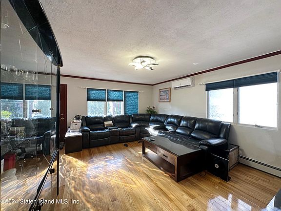 4th image of 786 Nugent Ave