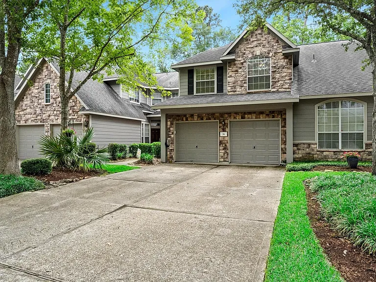 31 Endor Forest Pl — Photo 2