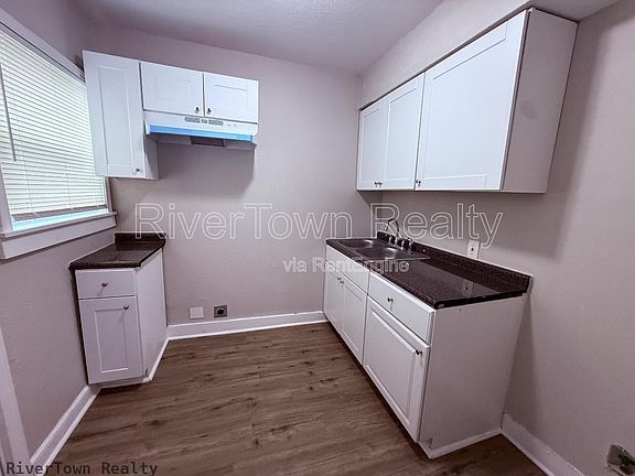 2nd image of 3175 Jackson Ave
