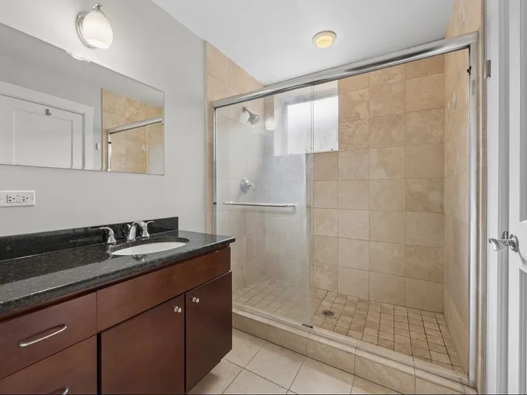 812 North Blvd #201 — Photo 7