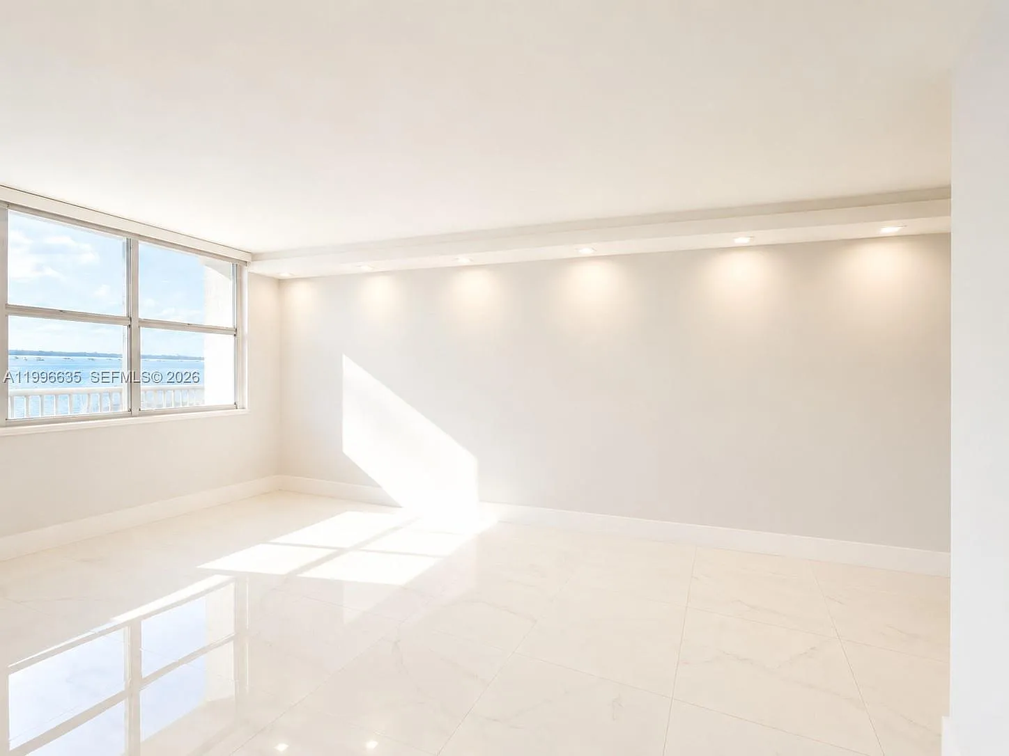Bayshore Place Condo — Photo 4
