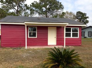 3924 2nd St, Moss Point, MS 39563