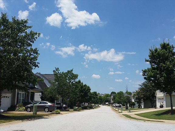 4th image of 222 Grimes Dr