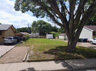 1713 D AVENUE N, Saskatoon, SK S7L 1N7