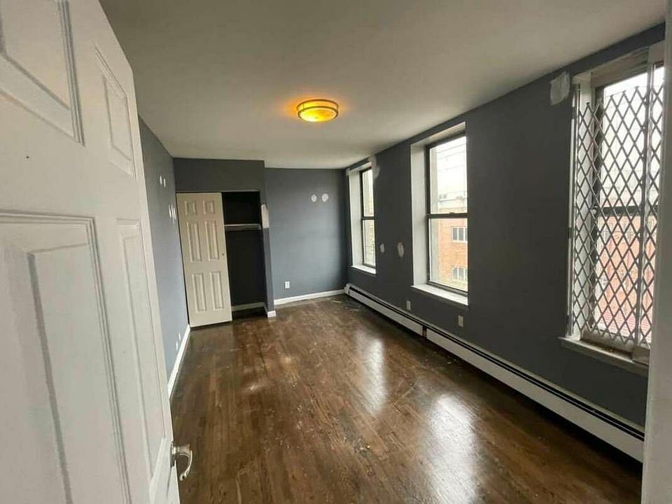 2nd image of 294 W 147th St #5A1