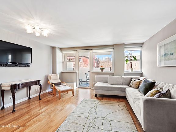 2nd image of 75 Henry St APT 1B