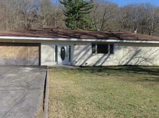 2800 Schumacher Ln, High Ridge, MO 63049