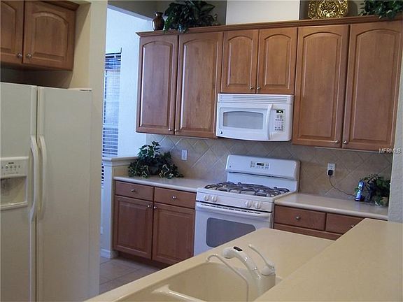 Kitchen with gas range