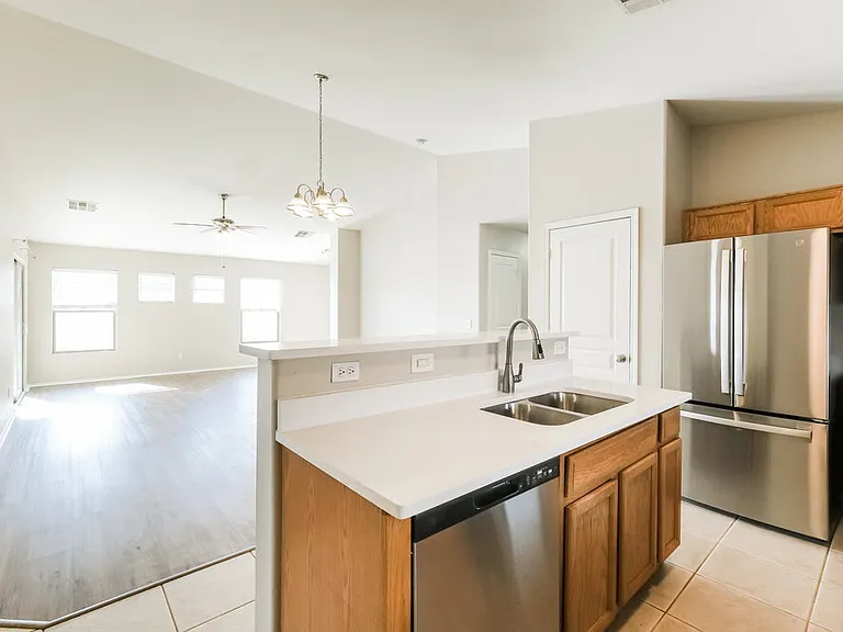 11457 W Rio Vista Ln — Photo 8