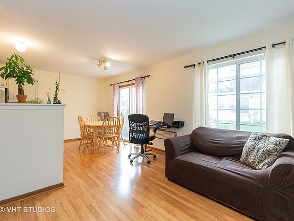 5th image of 694 Fieldcrest Dr Unit A