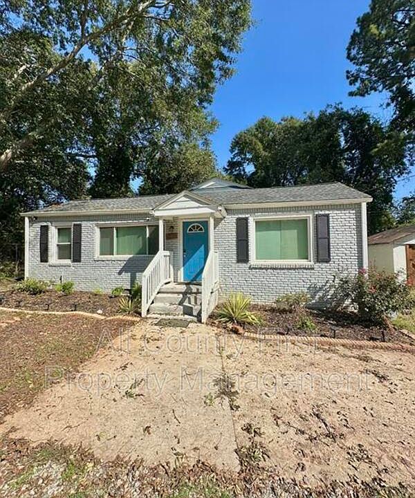 1st image of 1384 Peachcrest Rd
