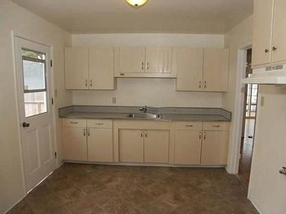 2nd image of 667 Montezuma Dr
