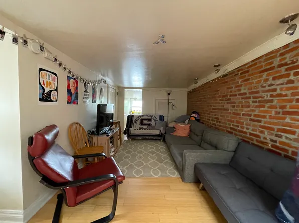 4333 Pine St Floor 3, Philadelphia, PA 19104