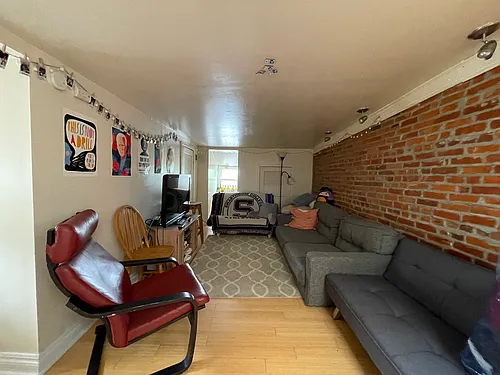 4333 Pine St #3 Photo 1