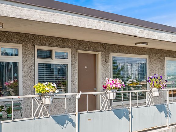 4th image of 100 Aloha St #614