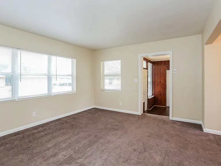 7812 Denham Rd E — Photo 5
